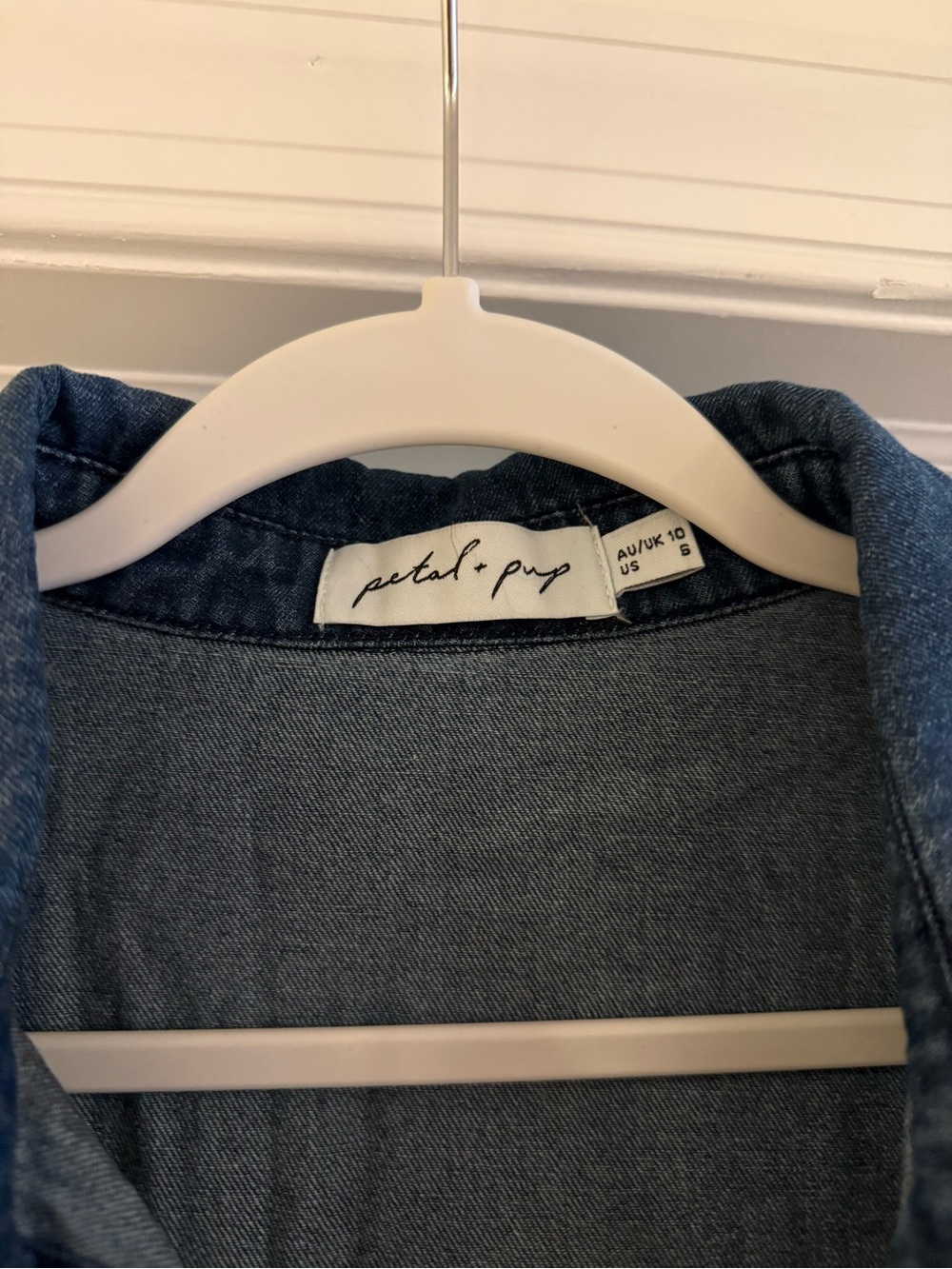 NWOT - Petal & Pup - Dark Wash Denim Tiered Button Dress - Size US 6 - Picture 2 of 4